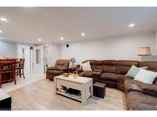 139 West 3Rd Street, Hamilton, ON - Indoor Photo Showing Living Room