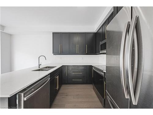 31 Ladd Avenue, Brantford, ON - Indoor Photo Showing Kitchen With Double Sink With Upgraded Kitchen