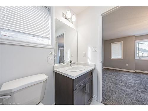 31 Ladd Avenue, Brantford, ON - Indoor Photo Showing Bathroom