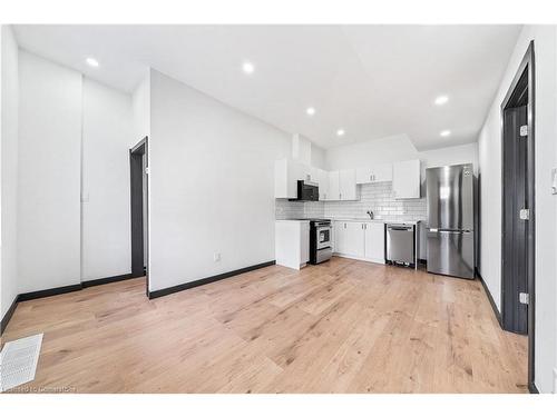 32 Britannia Avenue, Hamilton, ON - Indoor Photo Showing Kitchen With Stainless Steel Kitchen