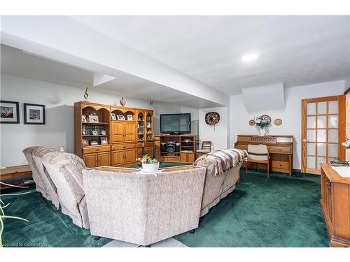 25 Blanche Court, Hamilton, ON - Indoor Photo Showing Living Room