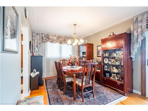 25 Blanche Court, Hamilton, ON - Indoor Photo Showing Dining Room