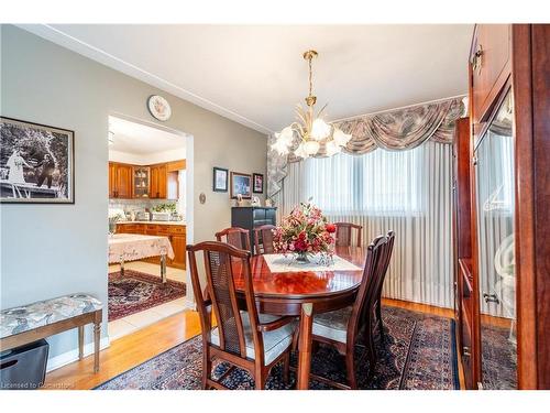 25 Blanche Court, Hamilton, ON - Indoor Photo Showing Dining Room