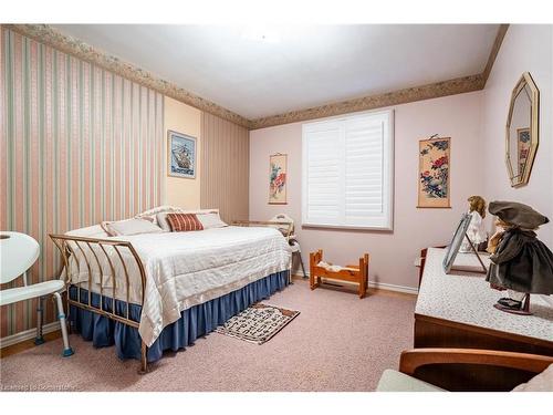 25 Blanche Court, Hamilton, ON - Indoor Photo Showing Bedroom