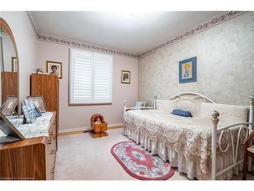 25 Blanche Court, Hamilton, ON - Indoor Photo Showing Bedroom