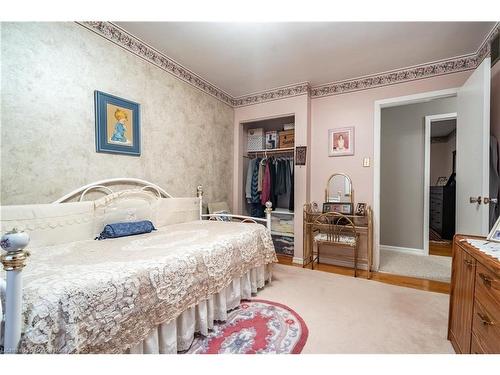 25 Blanche Court, Hamilton, ON - Indoor Photo Showing Bedroom