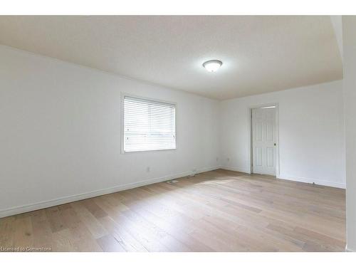 252 Thorner Drive, Hamilton, ON - Indoor Photo Showing Other Room