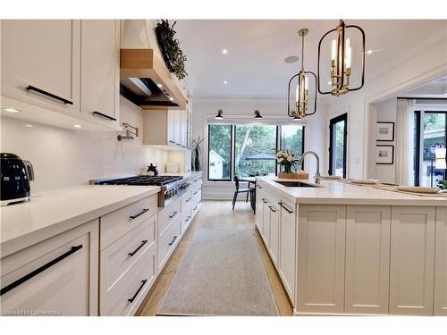 179 Douglas Avenue, Oakville, ON - Indoor Photo Showing Kitchen With Upgraded Kitchen