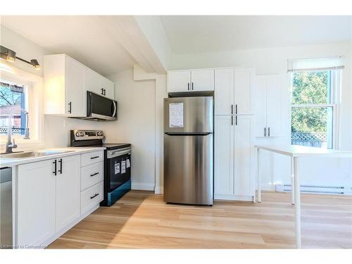 270 Metcalfe Street S, Simcoe, ON - Indoor Photo Showing Kitchen With Upgraded Kitchen