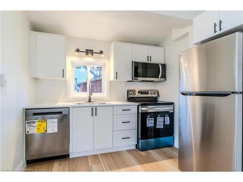 270 Metcalfe Street S, Simcoe, ON - Indoor Photo Showing Kitchen