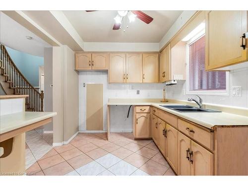 84 Chelsea Crescent, Stoney Creek, ON - Indoor Photo Showing Kitchen With Double Sink