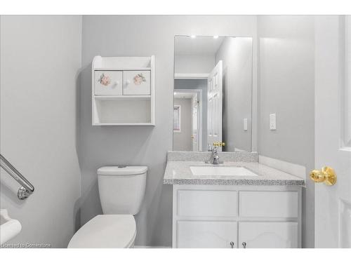 84 Chelsea Crescent, Stoney Creek, ON - Indoor Photo Showing Bathroom