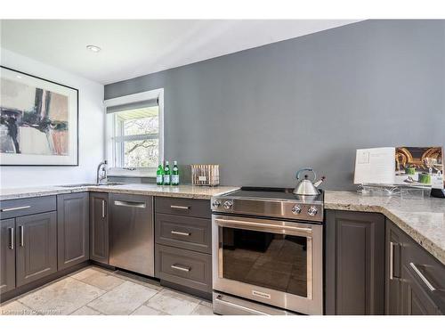 607 Edgewater Crescent, Burlington, ON - Indoor Photo Showing Kitchen