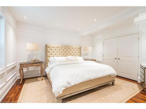 607 Edgewater Crescent, Burlington, ON - Indoor Photo Showing Bedroom