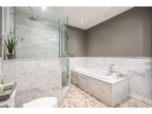 607 Edgewater Crescent, Burlington, ON - Indoor Photo Showing Bathroom