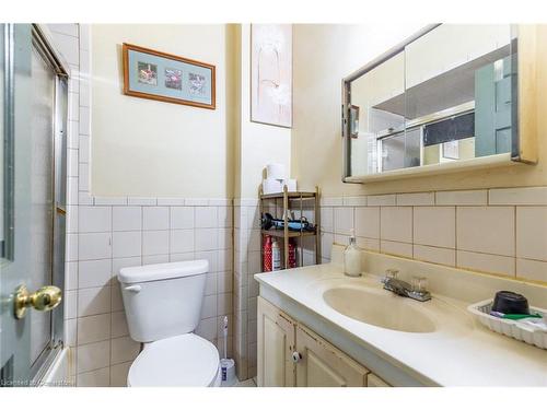 267 Catharine Street N, Hamilton, ON - Indoor Photo Showing Bathroom