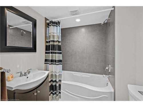 1053 Helena Street, Burlington, ON - Indoor Photo Showing Bathroom