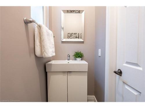 57 Century Street, Hamilton, ON - Indoor Photo Showing Bathroom