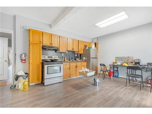 147 Elgin Street, Hamilton, ON - Indoor Photo Showing Kitchen