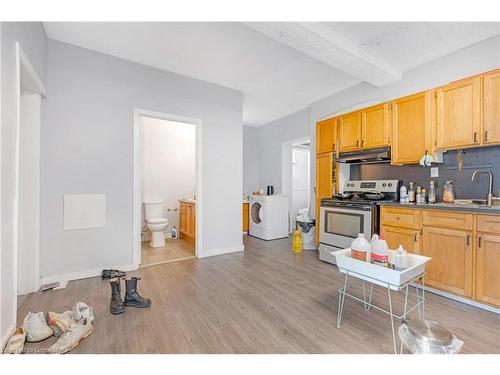 147 Elgin Street, Hamilton, ON - Indoor Photo Showing Kitchen