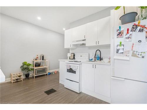 147 Elgin Street, Hamilton, ON - Indoor Photo Showing Kitchen