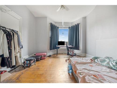 147 Elgin Street, Hamilton, ON - Indoor Photo Showing Bedroom