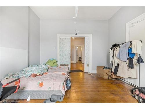 147 Elgin Street, Hamilton, ON - Indoor Photo Showing Bedroom