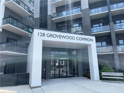 103-128 Grovewood Common, Oakville, ON - Outdoor