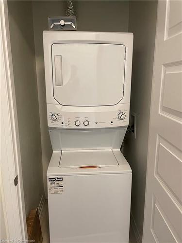 103-128 Grovewood Common, Oakville, ON - Indoor Photo Showing Laundry Room