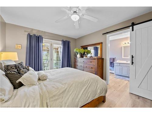 11616 Elizabeth Crescent, Wainfleet, ON - Indoor Photo Showing Bedroom