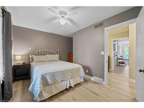 11616 Elizabeth Crescent, Wainfleet, ON - Indoor Photo Showing Bedroom