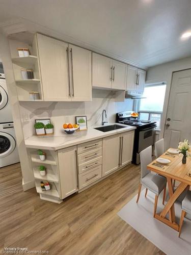 489 Concession Street, Hamilton, ON - Indoor Photo Showing Kitchen