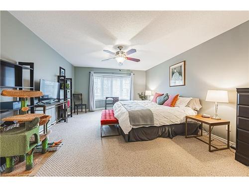 65 Glendarling Crescent, Hamilton, ON - Indoor Photo Showing Bedroom