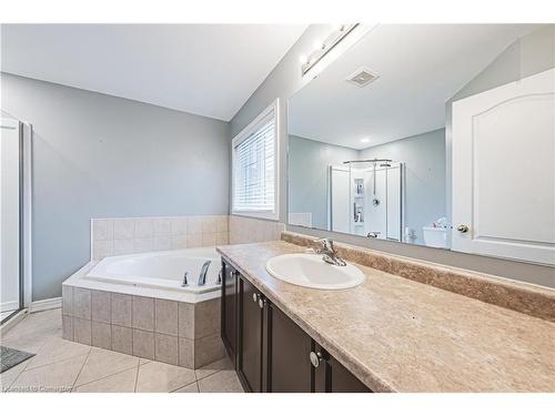 65 Glendarling Crescent, Hamilton, ON - Indoor Photo Showing Bathroom