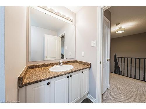 65 Glendarling Crescent, Hamilton, ON - Indoor Photo Showing Bathroom