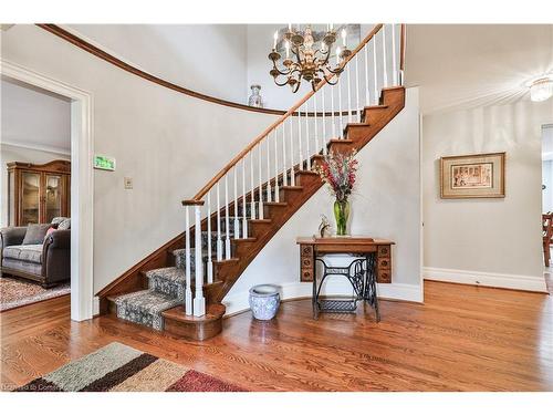 335 Carey Court, Oakville, ON - Indoor Photo Showing Other Room