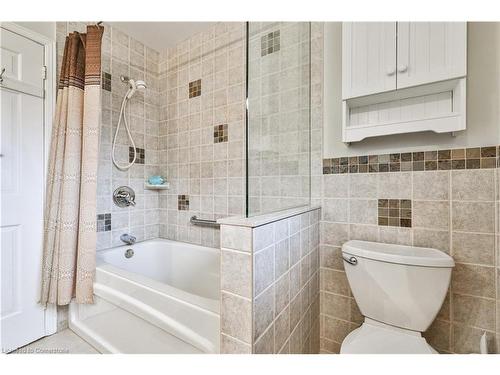 335 Carey Court, Oakville, ON - Indoor Photo Showing Bathroom