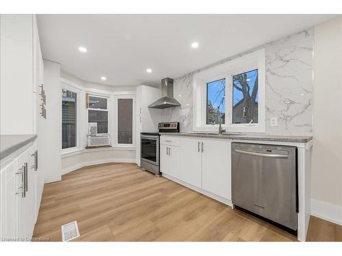 11 Albina Street, Welland, ON - Indoor Photo Showing Kitchen