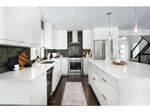 535 Freeport Street Street, London, ON - Indoor Photo Showing Kitchen With Upgraded Kitchen