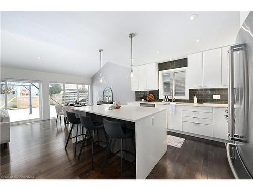 535 Freeport Street Street, London, ON - Indoor Photo Showing Kitchen With Upgraded Kitchen