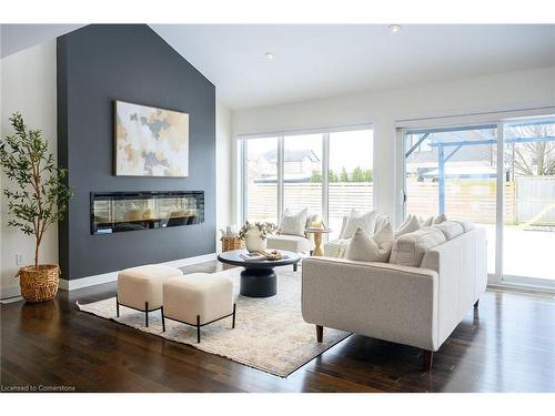 535 Freeport Street Street, London, ON - Indoor Photo Showing Living Room With Fireplace