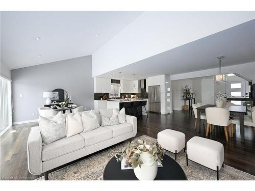 535 Freeport Street Street, London, ON - Indoor Photo Showing Living Room