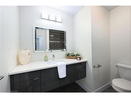 535 Freeport Street Street, London, ON - Indoor Photo Showing Bathroom