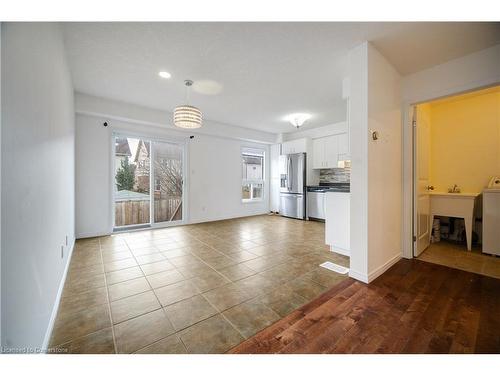 284 Sophia Crescent, Kitchener, ON - Indoor Photo Showing Living Room