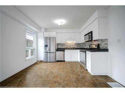 284 Sophia Crescent, Kitchener, ON - Indoor Photo Showing Kitchen With Upgraded Kitchen