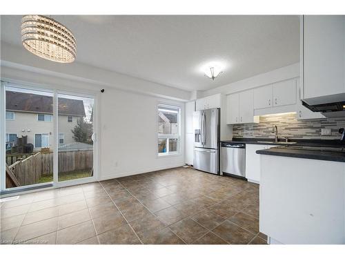 284 Sophia Crescent, Kitchener, ON - Indoor Photo Showing Kitchen With Double Sink