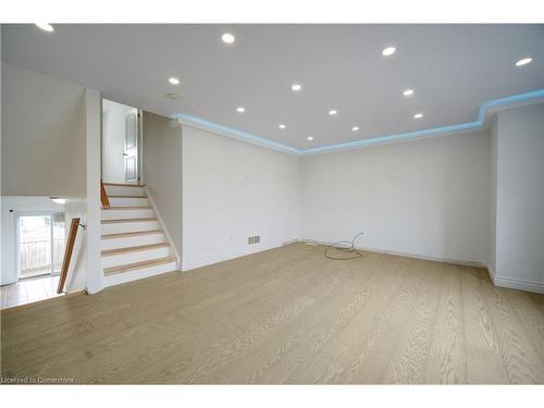 284 Sophia Crescent, Kitchener, ON - Indoor Photo Showing Laundry Room