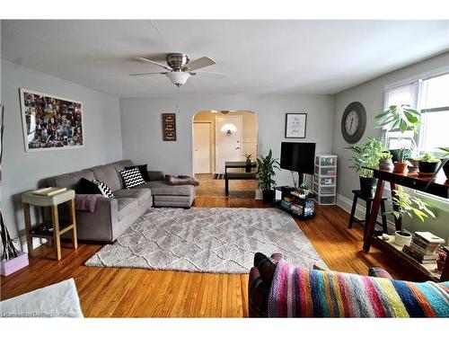 177 Erie Street, Port Colborne, ON - Indoor Photo Showing Living Room