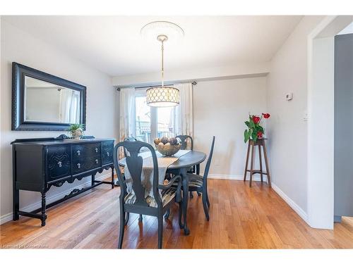 138 Beaverbrook Avenue, Hamilton, ON - Indoor Photo Showing Dining Room