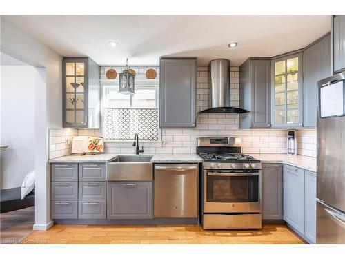 138 Beaverbrook Avenue, Hamilton, ON - Indoor Photo Showing Kitchen With Stainless Steel Kitchen With Upgraded Kitchen